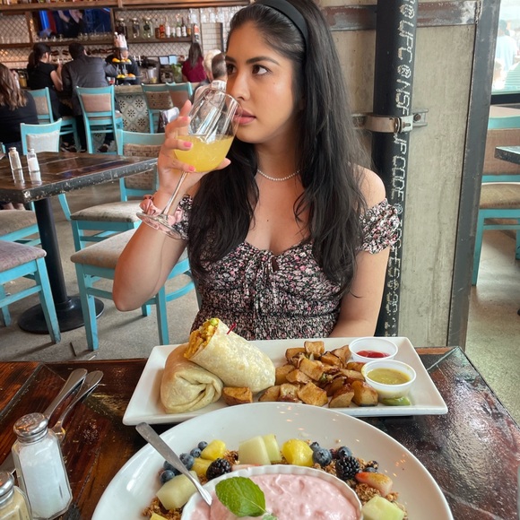 Meet your Posher, Cristy - Picture 8 of 10